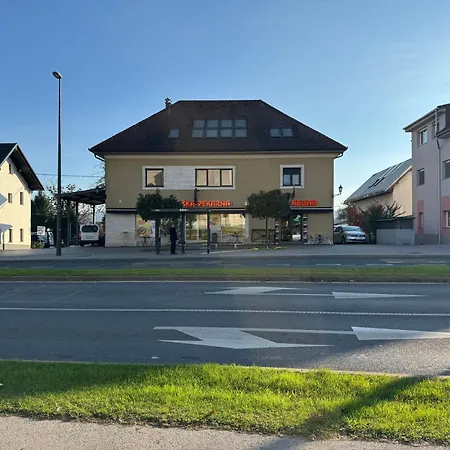 D 住宿加早餐酒店 3*