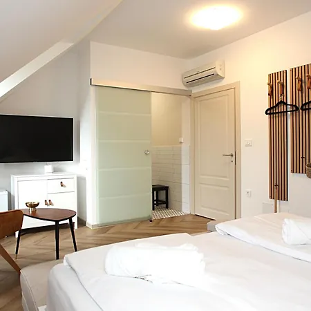 D Nocleg ze śniadaniem