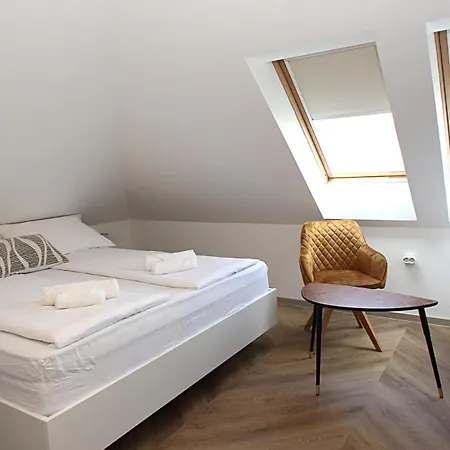 D 住宿加早餐酒店