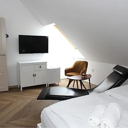 D Bed & Breakfast 3*