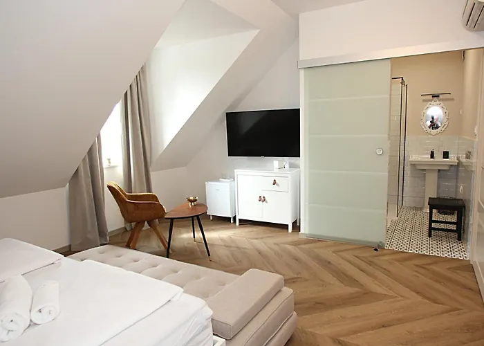 D Bed and breakfast 3*