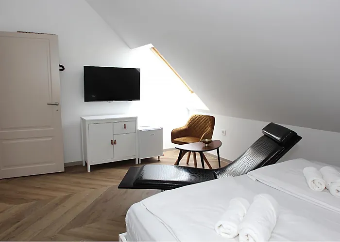 D Bed and breakfast 3*